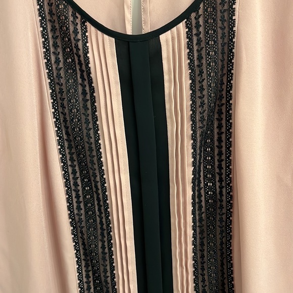 Gorgeous blush Ann Taylor Blouse 👚🌸 - Picture 4 of 4